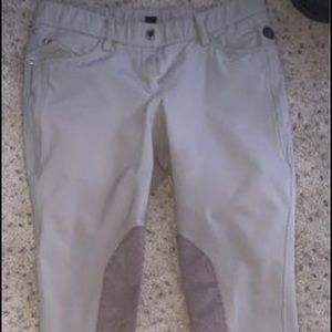 Lauria Garrelli riding breeches